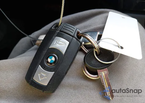 2015 BMW X1 xDrive28I z USA, uszkodzony, nr VIN WBAVL1C56FVY34762